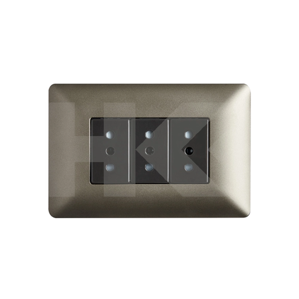 ENCHUFE HEMBRA PLACA TRIPLE 10A CAFE